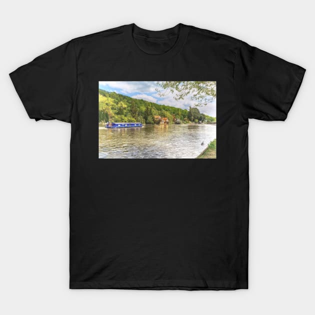 Approaching Marsh Lock at Henley T-Shirt by IanWL